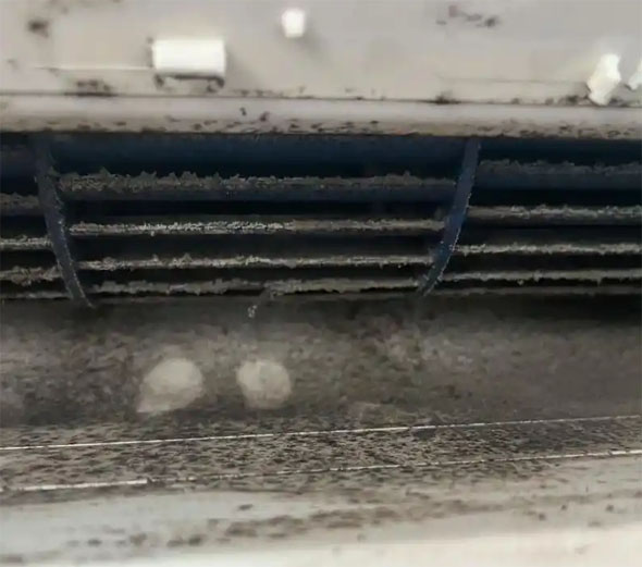 汝阳空调吹的风有股烧焦味是怎么回事